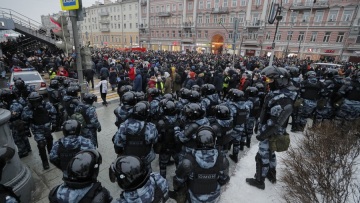 Βίαια επεισόδια στη Ρωσία: Πάνω από 1.000 υποστηρικτές του Ναβάλνι οδηγήθηκαν στη φυλακή (βίντεο -φωτογραφίες)