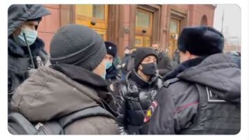 Δείτε βίντεο: Η στιγμή της σύλληψης της συζύγου του Αλέξει Ναβάλνι