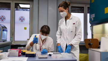 Κορωνοϊός: Ποιες είναι οι τρεις μεταλλάξεις που ανησυχούν τους επιστήμονες