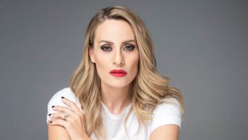 Ελεονώρα Μελέτη: «Σηκώνω το δάχτυλο (όλοι καταλαβαίνετε ποιο) σε όλους εκείνους που το ζητάει η ψυχή τους»