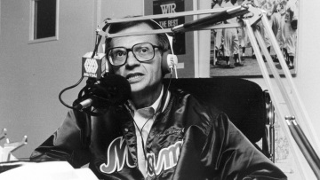 Λάρι Κινγκ: Ο «θρύλος» των τοκ σόου, ο «μύθος» πίσω από τον άνθρωπο - Αυτή είναι η ιστορία του