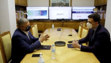 Κικίλιας: Και οι ιδιώτες γιατροί στη μάχη για τον εμβολιασμό