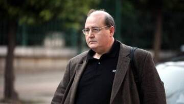 Φίλης για εμβολιασμούς: «Βρίσκεις εύκολα» αστυνομικούς για να μην πάνε χαμένα εμβόλια κι όχι τις ευπαθείς ομάδες;