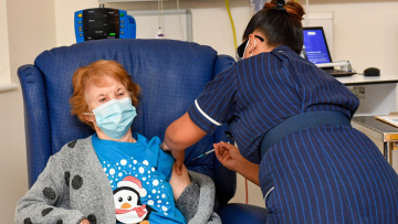 Πόλεμος για τα εμβόλια: Το 2023 αντί για φέτος θα έχει εμβολιαστεί το 70% των Ευρωπαίων