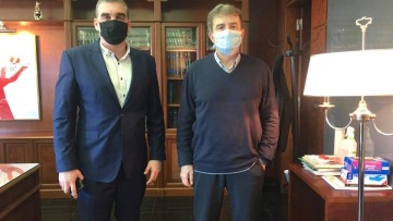 Μαχαίρωμα 17χρονου στην Αργυρούπολη: Συνάντηση Χρυσοχοΐδη - Κωνσταντάτου για τις συμμορίες ανηλίκων