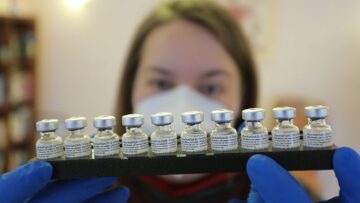 AstraZeneca: Πρόσφερε στην Ε.E. επιπλέον 8 εκατομμύρια δόσεις του εμβολίου