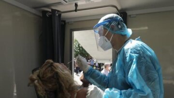 Κύπρος: Μαζικά rapid test αντιγόνου όλων των εργαζομένων που επαναδραστηριοποιούνται