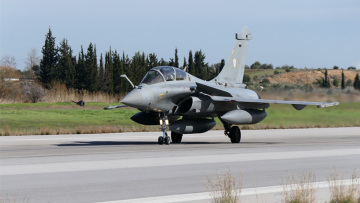 Αυτά είναι τα τέσσερα γαλλικά Rafale που έφτασαν στην Τανάγρα