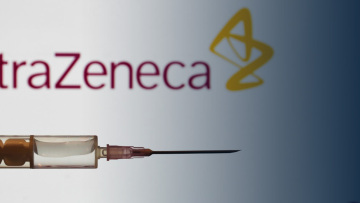 Στο «εδώλιο» το εμβόλιο της AstraZeneca - Στο «μικροσκόπιο» του ΠΟΥ οι επιπτώσεις της χορήγησής του 
