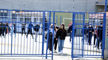 Σχολεία: Πώς θα ανοίξουν - Τα self test και οι υπεύθυνες δηλώσεις των γονέων