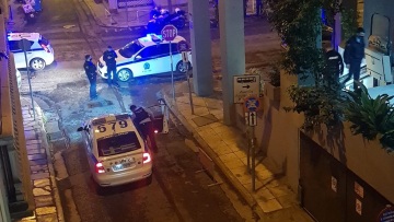 Επίθεση με γκαζάκια στα γραφεία εφημερίδων στο Παγκράτι