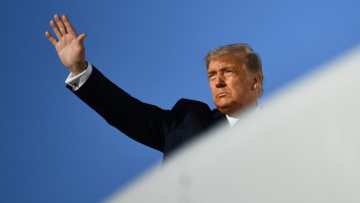 «Goodbye» στον Τραμπ από το αγαπημένο του Twitter - Τον απέκλεισε για πάντα