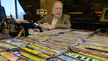 Λάρι Φλιντ: Ο αμφιλεγόμενος βασιλιάς της βιομηχανίας του πορνό που πέθανε σε ηλικία 78 ετών