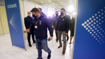 Θεσσαλονίκη: Στο εμβολιαστικό κέντρο της ΔΕΘ ο Νίκος Χαρδαλιάς