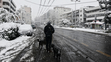 Μήδεια - Οδοιπορικό στο κέντρο της Αθήνας: Δείτε την πρωτεύουσα ντυμένη στα λευκά