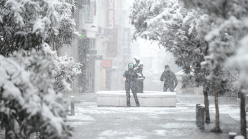 Κακοκαιρία «Μήδεια»: Μέχρι πότε θα χιονίζει στην Αττική - Τι λένε οι μετεωρολόγοι 