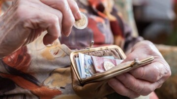 Συντάξεις χηρείας: Στις 15 Ιουνίου θα επιστραφούν οι περικοπές για 5.500 συνταξιούχους