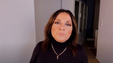 Η Σοφία Μουτίδου εξομολογείται: «Επιβίωσα από το θέατρο και την τηλεόραση με χάπια»