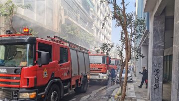 Θεσσαλονίκη: Φωτιά στην αποθήκη του αδερφού του έβαλε ένας 43χρονος - Οδηγήθηκε στο αυτόφωρο