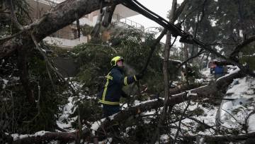 Δραματική έκκληση κατοίκου της Δροσιάς: «Είμαστε χωρίς ρεύμα από τις 05:00 της Δευτέρας!»