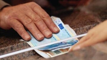 Συντάξεις: Ξεκίνησε η καταβολή αυξήσεων και αναδρομικών σε εργαζόμενους συνταξιούχους