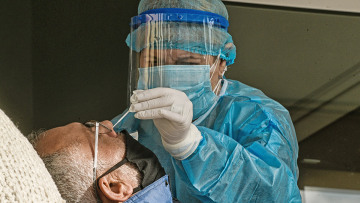 Πελώνη για self test: Οι πολίτες δεν θα πληρώνουν στα φαρμακεία