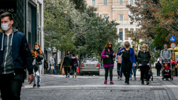Κορωνοϊός: Για πρώτη φορά σταθεροποίηση της καμπύλης - Τι θα γίνει με τη διπλή μάσκα