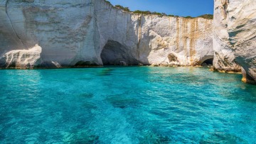 Τουρισμός: Οι Γερμανοί επιλέγουν τις παραλίες της Μήλου ως τις πιο όμορφες στην Ελλάδα