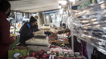 Κορωνοϊός και τρόφιμα: Ποιες είναι οι πιθανότητες μετάδοσης μέσω της τροφικής αλυσίδας