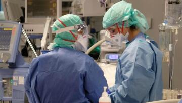 Κορωνοϊός: Αφόρητη η πίεση στο ΕΣΥ - 1.148 νεκροί μέσα στον Απρίλιο  