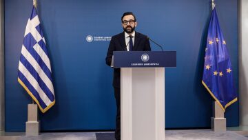 Ταραντίλης για τα τρικάκια έξω από το σπίτι της ΠτΔ: Η Δημοκρατία ούτε τρομοκρατείται, ούτε εκβιάζεται