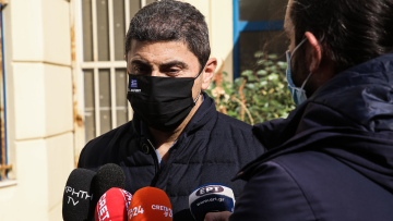 Ηράκλειο: Δύο συλλήψεις για την επίθεση στο γραφείο του Λευτέρη Αυγενάκη