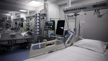 Αγώνας για την αποσυμφόρηση των ΜΕΘ - Οι επόμενες κινήσεις στη μάχη κατά της πληρότητας