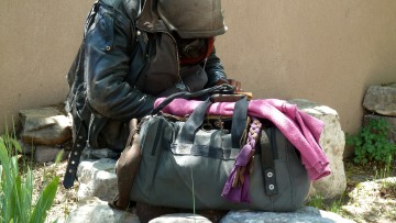 Ρέθυμνο: Ξάφρισαν κωφάλαλο άστεγο την ώρα που κοιμόταν