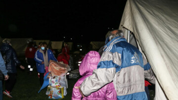 Μετασεισμός 5,9 Ρίχτερ στην Ελασσόνα: Χιλιάδες κάτοικοι Βόλου και Τρικάλων και πάλι στους δρόμους