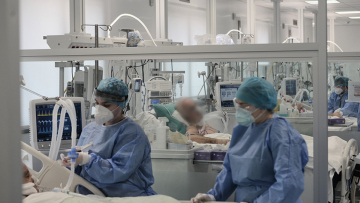 Κορωνοϊός: Για τις πιο δύσκολες μέρες της πανδημίας ετοιμάζεται το ΕΣΥ μετά τα 2.700 κρούσματα