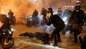 Νέα Σμύρνη: Ένας από αυτούς που ξυλοκόπησαν τον αστυνομικό ανάμεσα στους συλληφθέντες