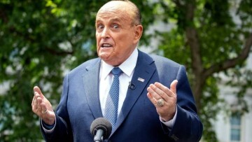 ΗΠΑ: Ο Ρούντι Τζουλιάνι υποψήφιος για "Χρυσό Βατόμουρο"