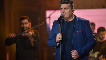 «Σπίτι με το MEGA»: Αφιέρωμα στην ελληνική παραδοσιακή μουσική με τον Γιάννη Καψάλη 