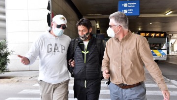 Survivor: Ο Πάνος Καλλίδης επέστρεψε στην Ελλάδα - Φωτογραφίες 