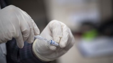 Κορωνοϊός - Ρωσία: Κανένας θάνατος από εμβολιασμούς με ρωσικά εμβόλια - Στο 0,1% οι παρενέργειες