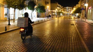 Βόλος: Απείλησε με όπλο διανομέα για να μην τον πληρώσει!