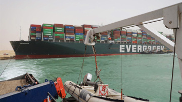«Ever Given» - Σουέζ: Στα 10 δισεκατομμύρια δολάρια η ζημιά από την απόφραξη της διώρυγας
