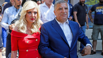 Η Μαρίνα Πατούλη απαντά στον σύζυγό της: Τα παιδιά δεν τα προστατεύεις με ένα εξώδικο