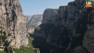 Βίντεο - Μονοδένδρι στα Ζαγοροχώρια: Τα πιο επικίνδυνα μονοπάτια της Ελλάδας από ψηλά