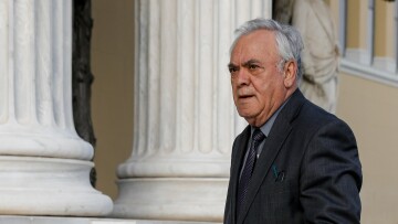 ΝΔ: O Δραγασάκης ας απαντήσει στις καταγγελίες Βαρουφάκη κι ας αφήσει τα ανέκδοτα