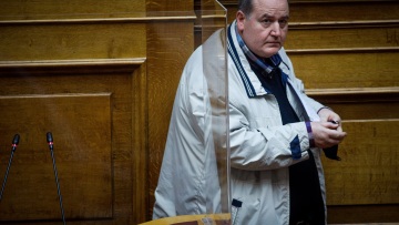 Φίλης κατά Πολάκη: «Εκτός πραγματικότητας η αναφορά σε μαυραγορίτες»