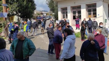 Τραγωδία στην Ερέτρια: Απαντήσεις στα «γιατί» και δικαίωση για τους ανθρώπους τους ζητούν οι συγγενείς των τριών θυμάτων