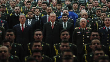 Ο Ερντογάν «είδε» πραξικόπημα: Συλλήψεις ναυάρχων και του εμπνευστή της «Γαλάζιας Πατρίδας» 