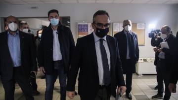 Κορωνοϊός - Κοντοζαμάνης: Ακολουθούμε τις οδηγίες του ΕΜΑ για το εμβόλιο της AstraZeneca